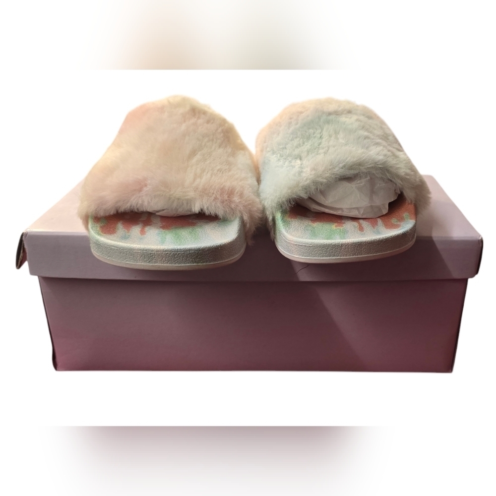 *NWT* Madden Girl Slippers - Picture 10 of 13